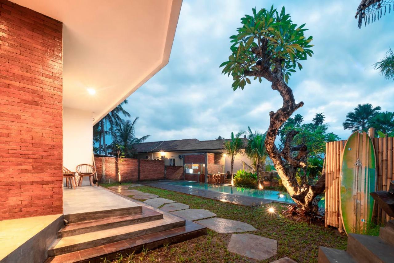 Utamas Keramas Hotel Exterior photo